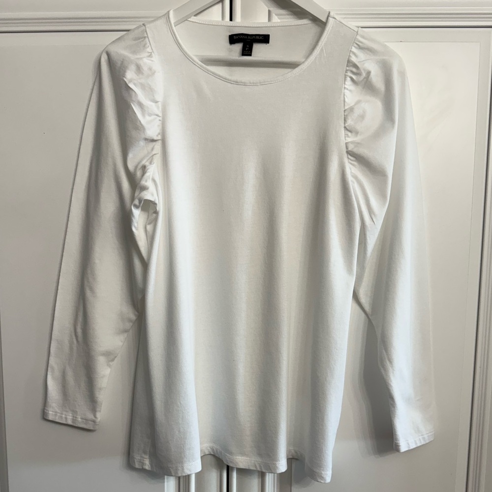 Banana Republic Factory Size Small White Crew Neck Long Sleeve T-Shirt NWOT